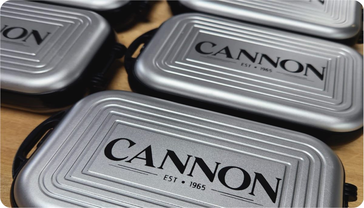 Estuches metálicos personalizados con logotipo